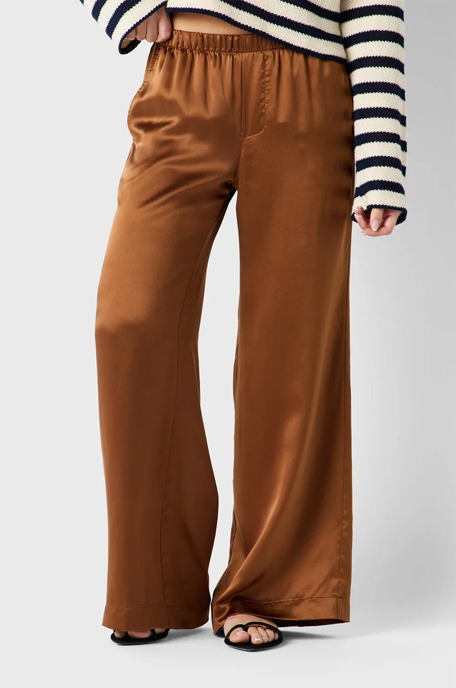 WIDE LEG PANT IN TOFFEE SILK